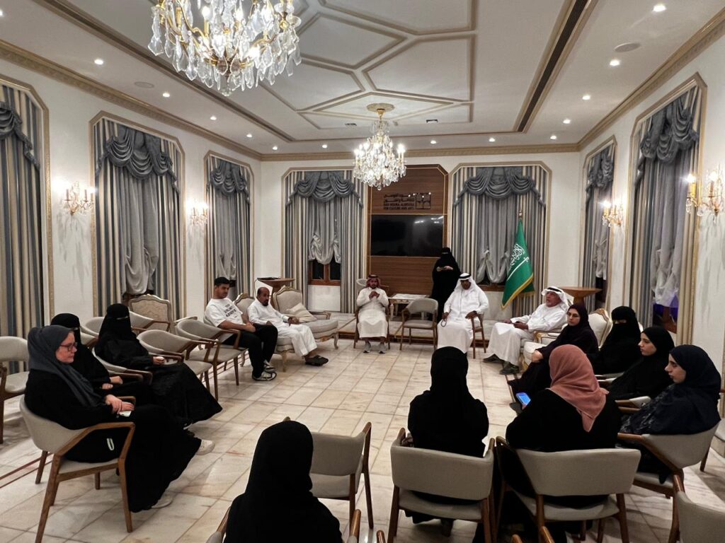 من الهواية إلى الوجود.. أماني العرفج: القراءة رحلة وعي ومتعة تزرع بذور التغيير