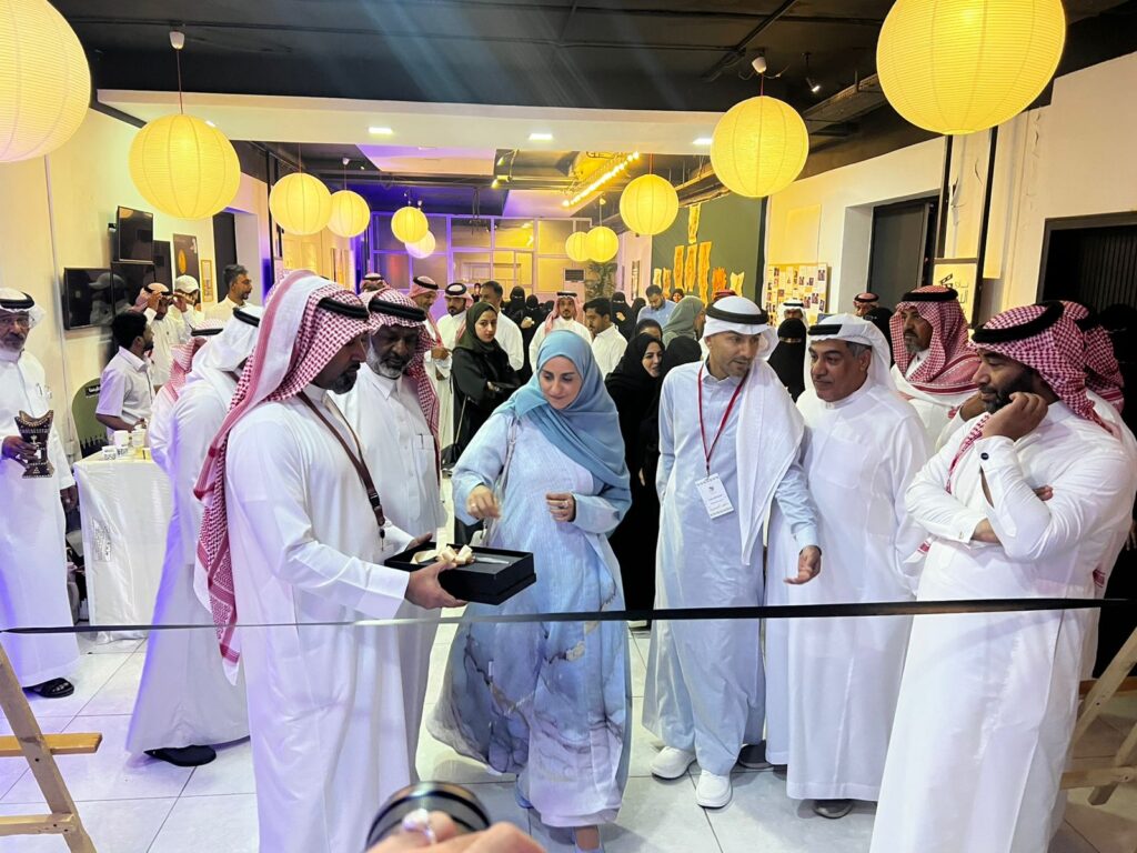 الخضيري: الفنون التشكيلية في الأحساء تحتاج إلى تمويل وقاعات عرض تُبرز المواهب