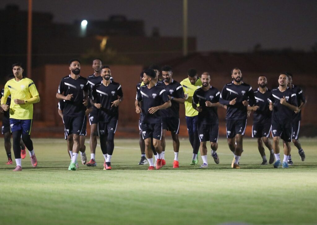 هجر يعود للتمارين بعد معسكر مصر