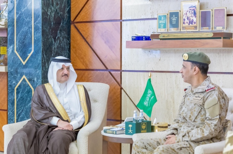 أمير الشرقية يستقبل قائد المنطقة بمناسبة تكليفه