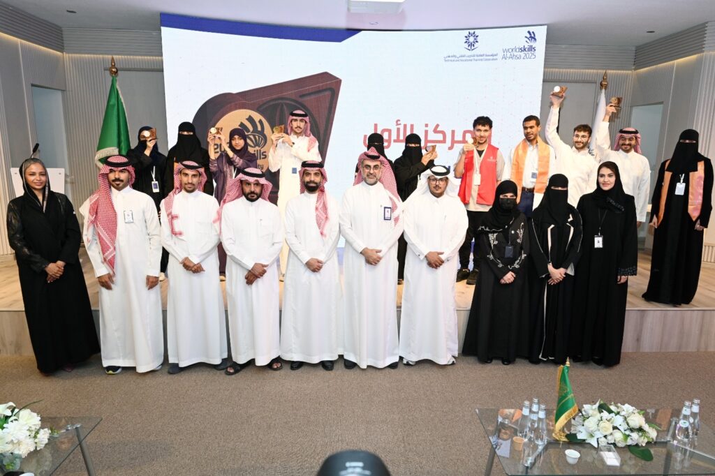 خمسة سعوديين يتأهلون من الأحساء لتمثيل المملكة في المهارات العالمية للأمن السيبراني بشنغهاي 2026