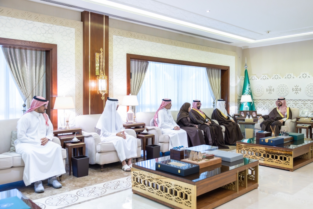 نائب أمير المنطقة الشرقية يستقبل نائب وزير البيئة والمياه والزراعة