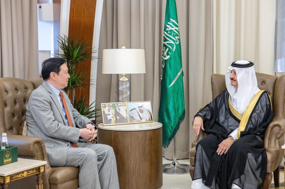 أمير المنطقة الشرقية يستقبل السفير  الصيني لدى المملكة