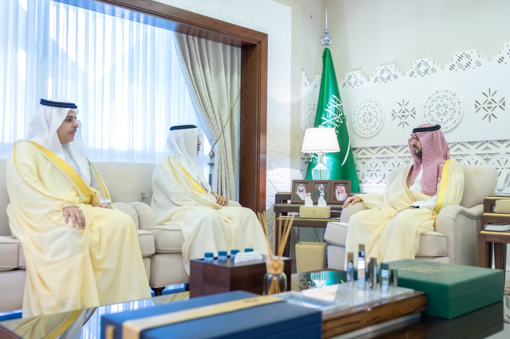 خلال استقباله لهما.. نائب أمير الشرقية يشيد بإنجاز قياديي تجمعَي الشرقية والأحساء الصحيين