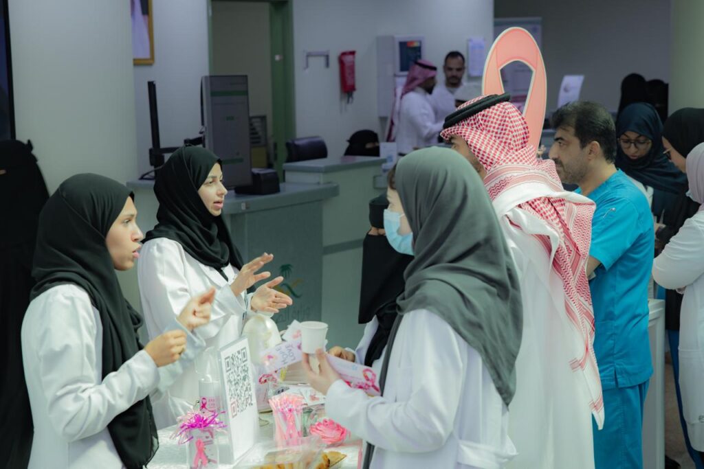 أكثر من 850 سيدة أجرين الفحص المبكر عن سرطان الثدي في الأحساء خلال الأسبوع الأول من الحملة