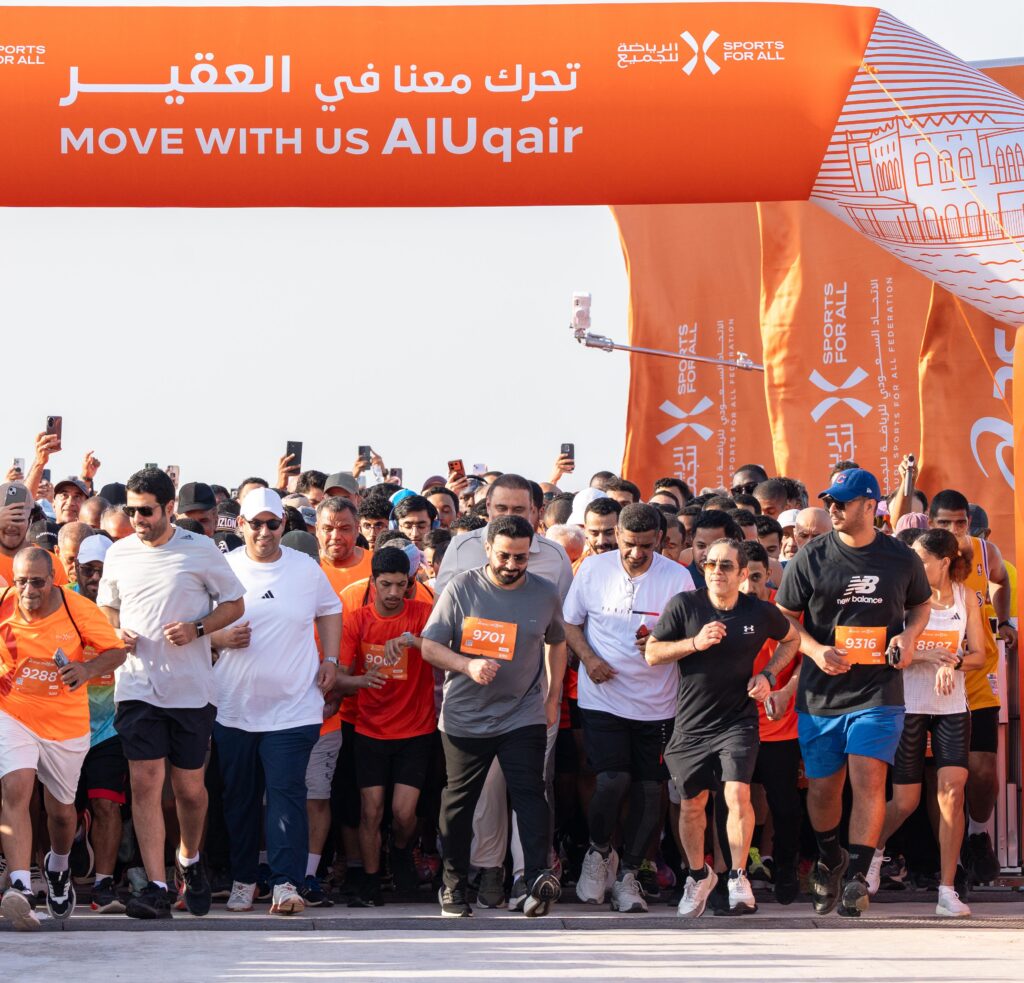 برعاية محافظ الأحساء.. وكيل المحافظة يشارك المتسابقين في سباق “تحرك معنا”