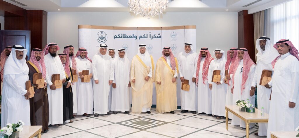 سمو محافظ الأحساء يكرّم المتقاعدين من منسوبي المحافظة تقديرًا لجهودهم