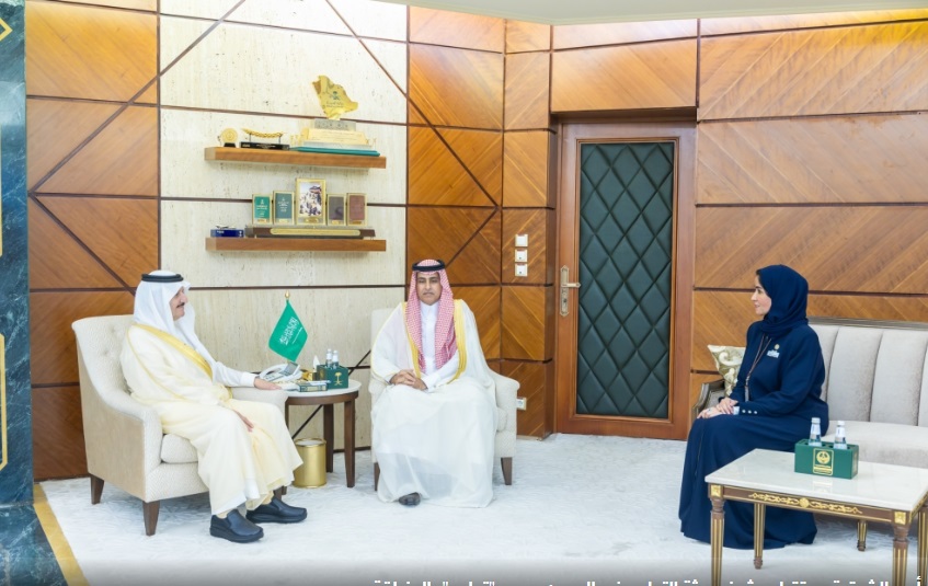 أمير الشرقية يستقبل مشرف بعثة التعليم في البحرين ومدير “تعليم” بالمنطقة