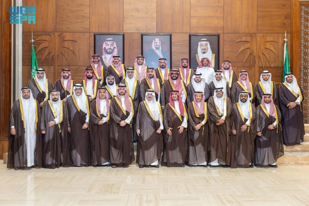 خلال استقباله منسوبي المؤسسة العامة للري.. أمير الشرقية يؤكد على تحقيق الاستفادة المثلى من موارد المياه