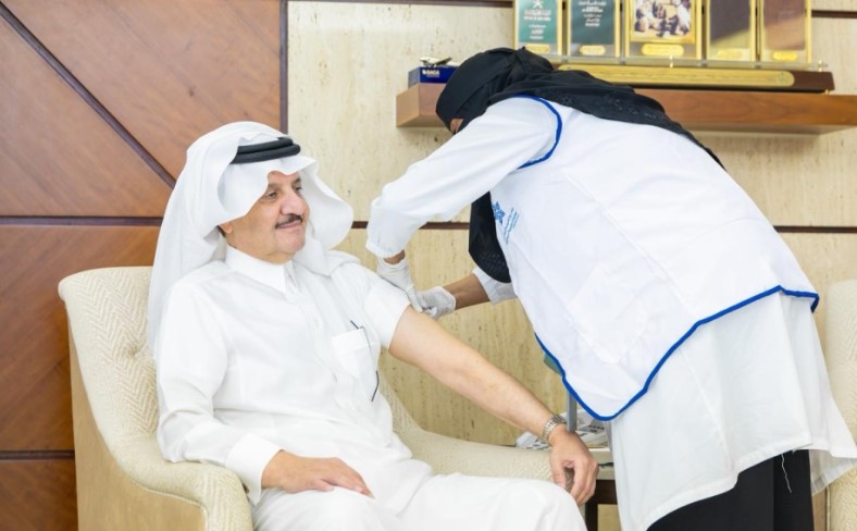 أمير الشرقية يدشّن حملة التطعيم ضدّ الإنفلونزا الموسمية