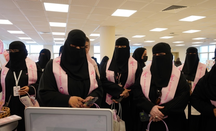 تحت شعار ”رايتك وردية“.. حملة مكثفة للكشف عن سرطان الثدي في الشرقية