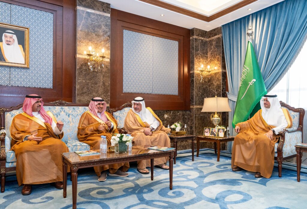 سمو محافظ الأحساء يستقبل رئيس اللجنة الوطنية للتطوير العقاري باتحاد الغرف السعودية