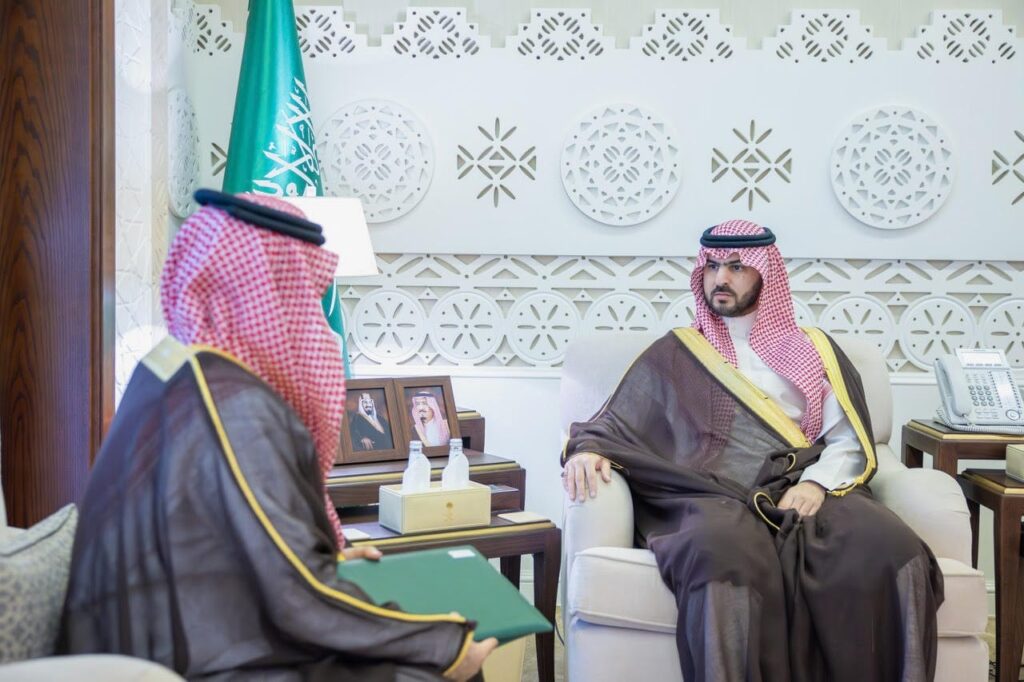 نائب أمير الشرقية يستقبل مدير فرع الهيئة العامة لتنظيم الإعلام بالمنطقة