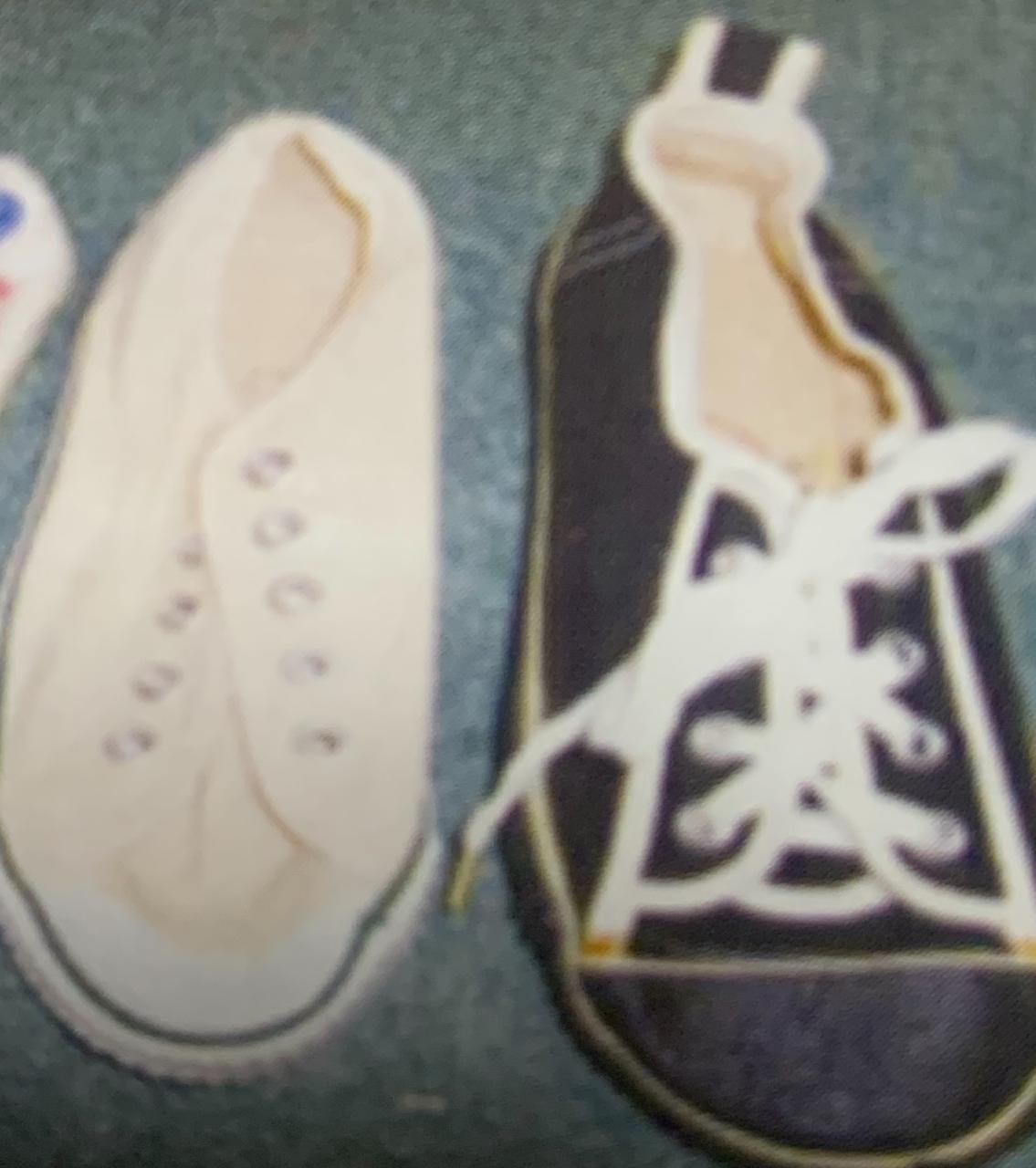 بعض من الاحذية الرياضية