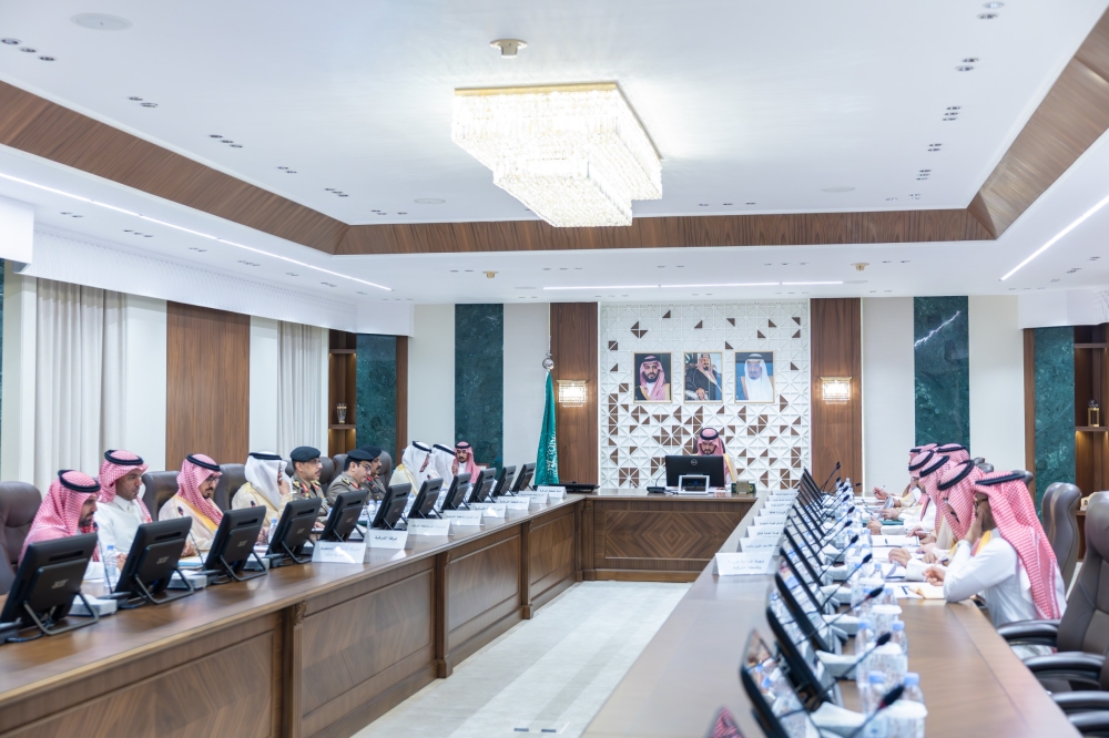 بتوجيهات أمير الشرقية.. نائب الأمير يترأس اجتماع لجنة حركة الشاحنات بالمنطقة