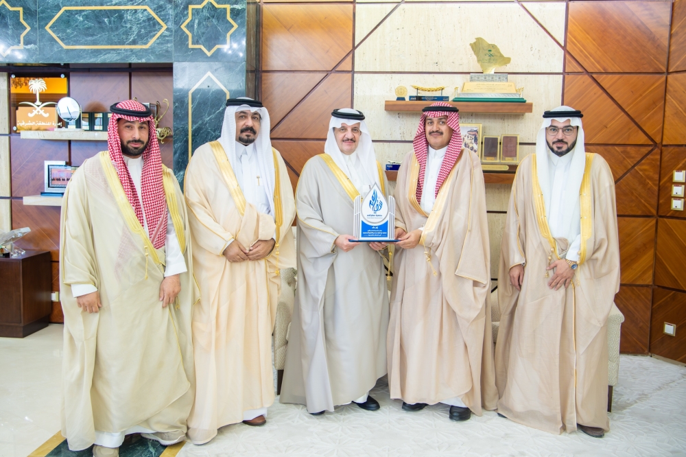 خلال استقباله مجلس الإدارة.. أمير الشرقية يطّلع على برامج ومبادرات جمعية سقياهم