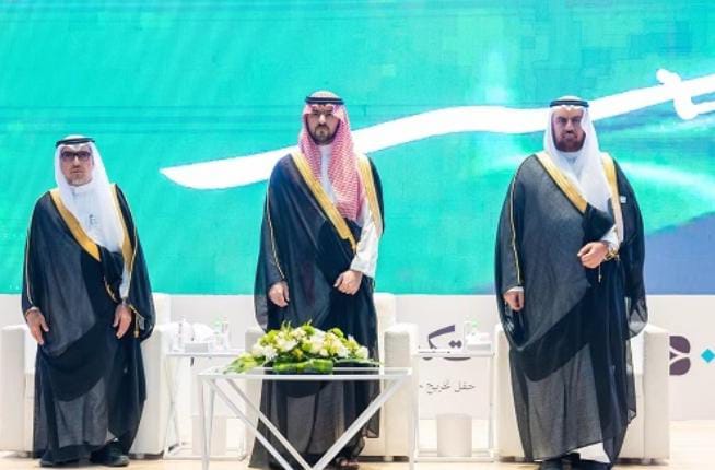 نيابةً عن أمير الشرقية.. نائب أمير المنطقة يرعى حفل تخريج 273 حافظًا لكتاب الله