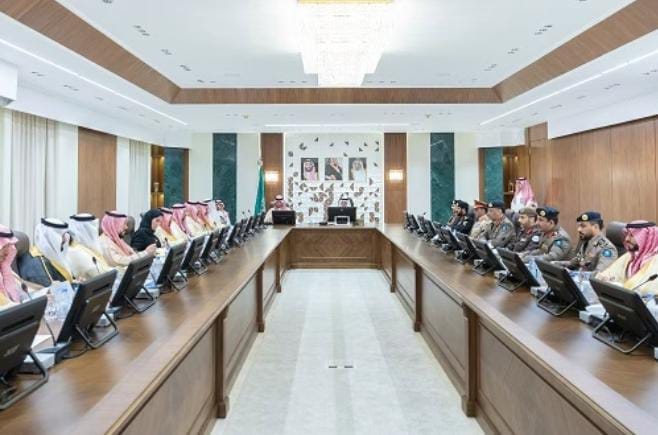 أمير الشرقية يرأس اجتماع لجنة الدفاع المدني بالمنطقة