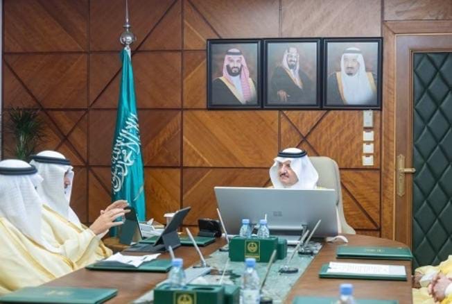 أمير الشرقية يبحث مع وزير النقل حلول تنظيم سير الشاحنات بحاضرة الدمام