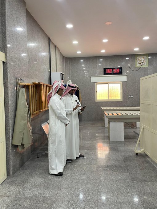 فريق الجودة بأمانة الأحساء يزور جمعية مسك لإكرام الموتى لتطوير خدمات المقابر