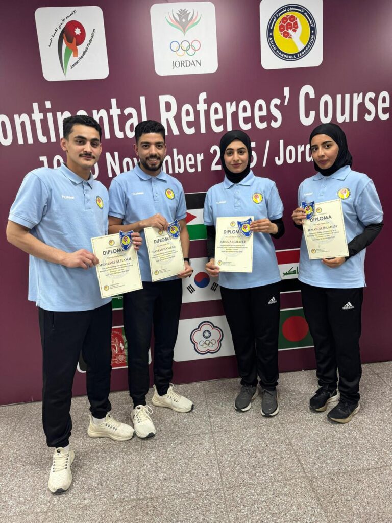 الغافلي والإبراهيم أول طاقم نسائي سعودي يحصل على الشارة القارية