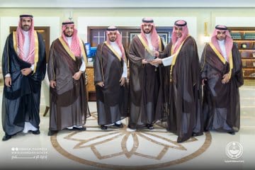 نائب أمير المنطقة الشرقية يستقبل رئيس مجلس إدارة جمعية الصمّان البيئية