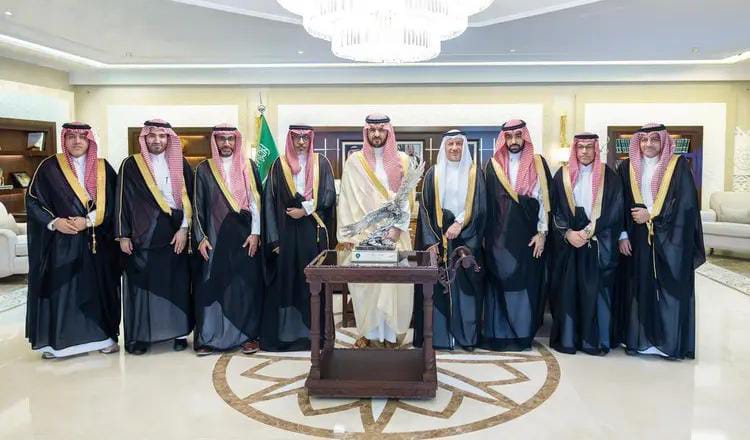 نائب أمير المنطقة الشرقية يستقبل مجلس إدارة نادي الخليج ويطلع على إنجازات النادي