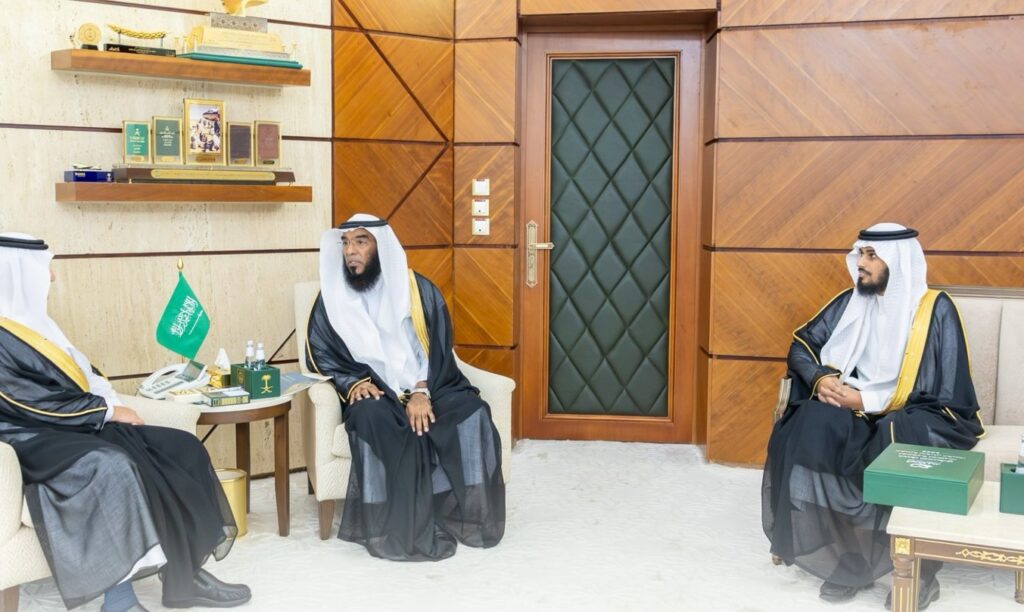 أمير الشرقية يستقبل مدير فرع الهيئة العامة لتنظيم الإعلام بالمنطقة