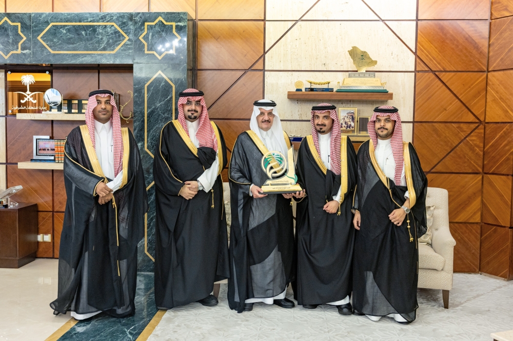 أمير الشرقية يستقبل رئيس مجلس أمناء مؤسسة عبدالله الشريع الخيرية