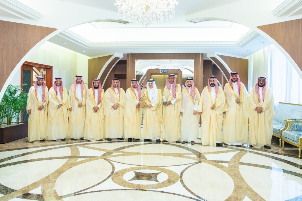 أمير الشرقية يستقبل رئيس وكبير الإداريين التنفيذيين لشركة مصفاة أرامكو السعودية