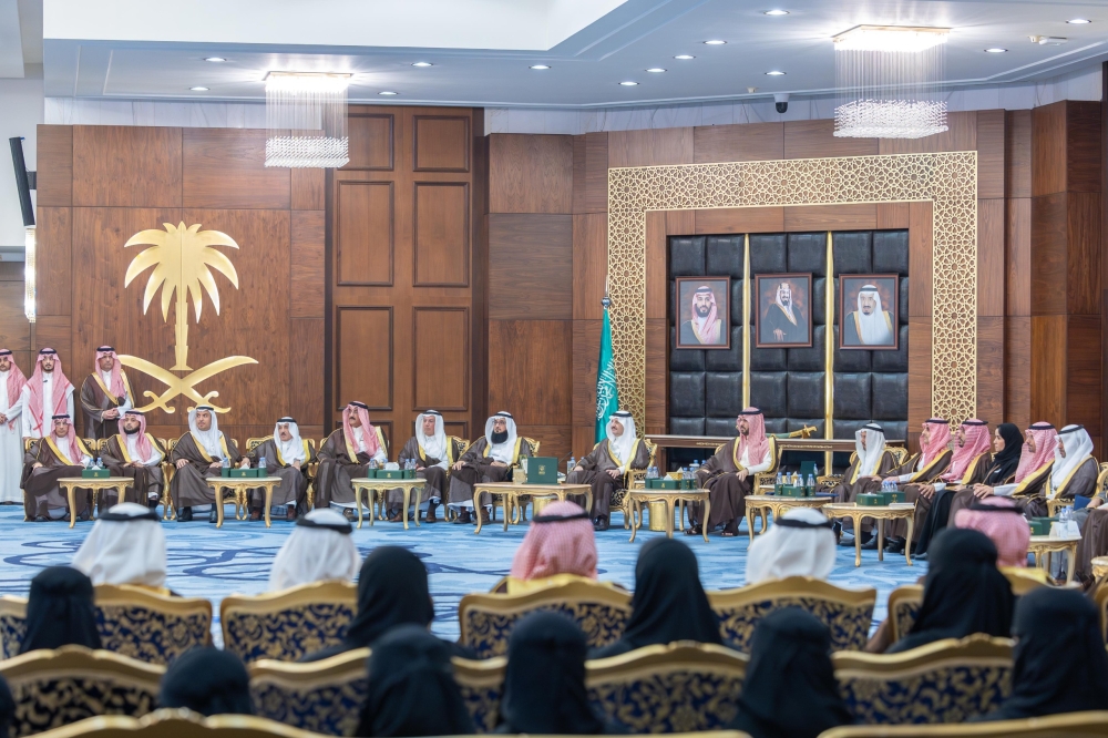 أمير الشرقية يكرم 100 طالب وطالبة حاصلين على جائزة البر للتفوق العلمي 2025