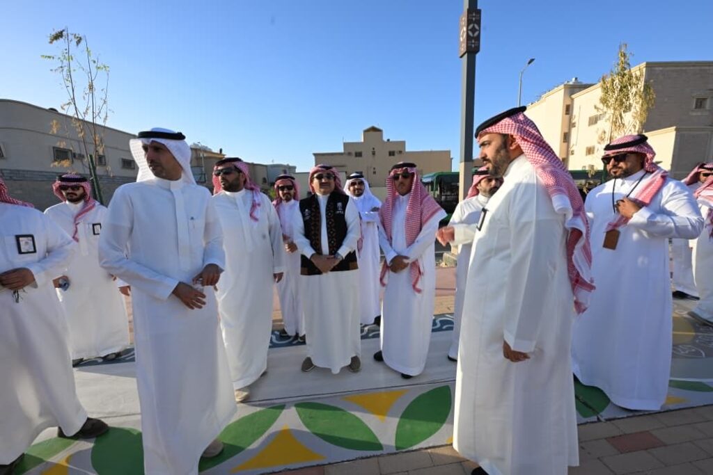 بالصور| أمانة الأحساء تدشن مشاريع جودة الحياة بالجفر.. ومبادرة التشجير ببلدة المنصورة