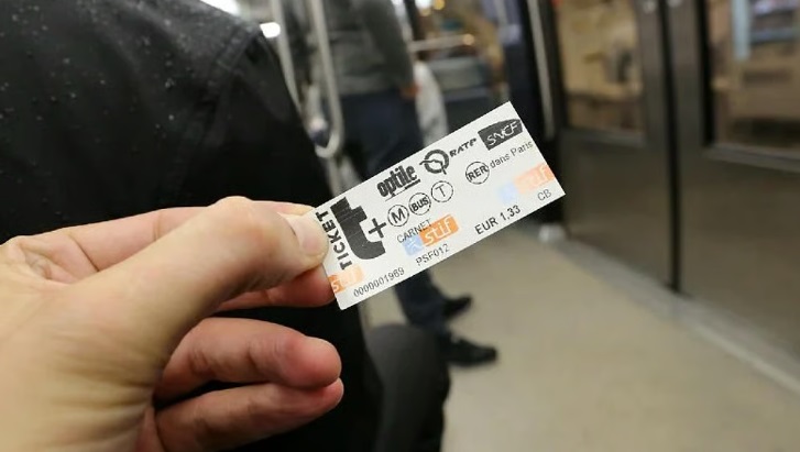 بعد 125 عامًا من الخدمة.. باريس تستغني نهائيًا عن تذاكر المترو الورقية