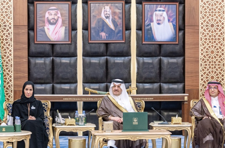 أمير الشرقية يكرم مدارس المنطقة الحاصلة على درع التميز والاعتماد المدرسي