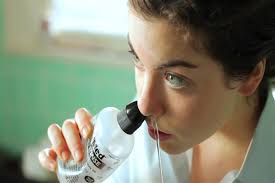 دراسة: غسل الأنف بالمحلول الملحي يقلّل أعراض البرد ويقلّل الحاجة للأدوية بنسبة 62%