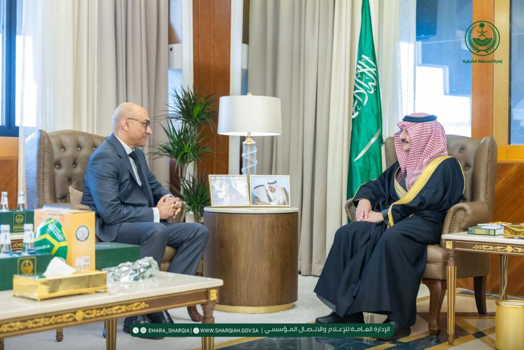 سمو أمير الشرقية يستقبل سفير جمهورية باكستان الإسلامية لدى المملكة