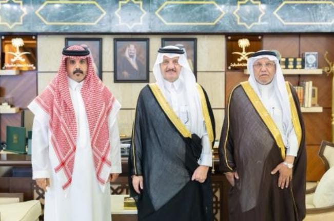 أمير الشرقية يستقبل الدوسري بعد تنازله عن قاتل شقيقه لوجه الله