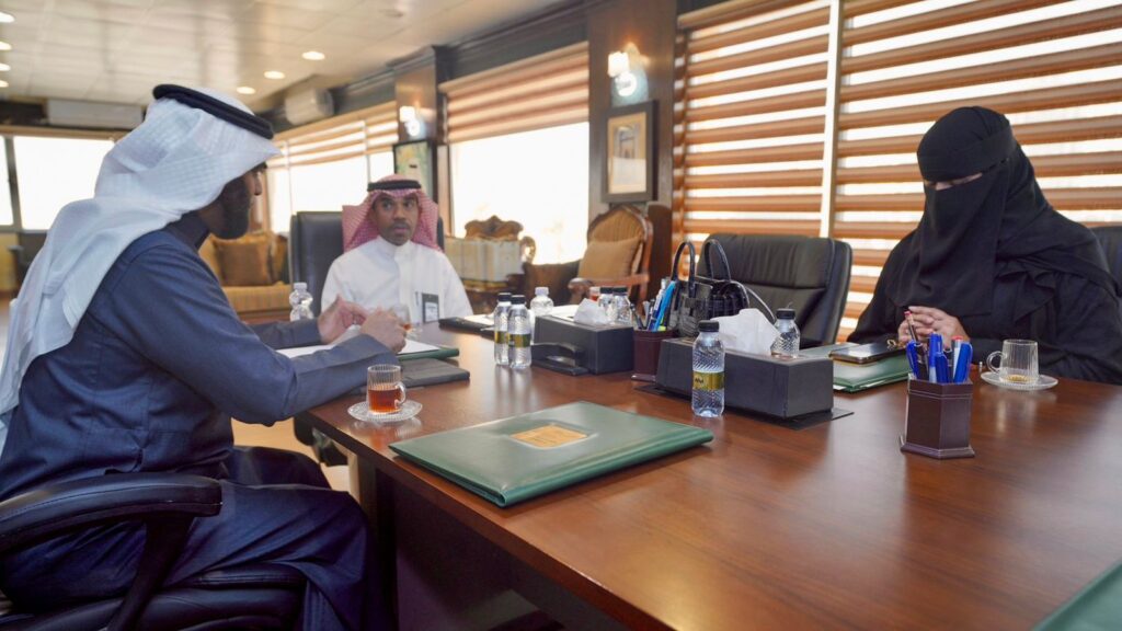 مدير عام تعليم الأحساء يستقبل عضوي المجلس الاستشاري الوزاري