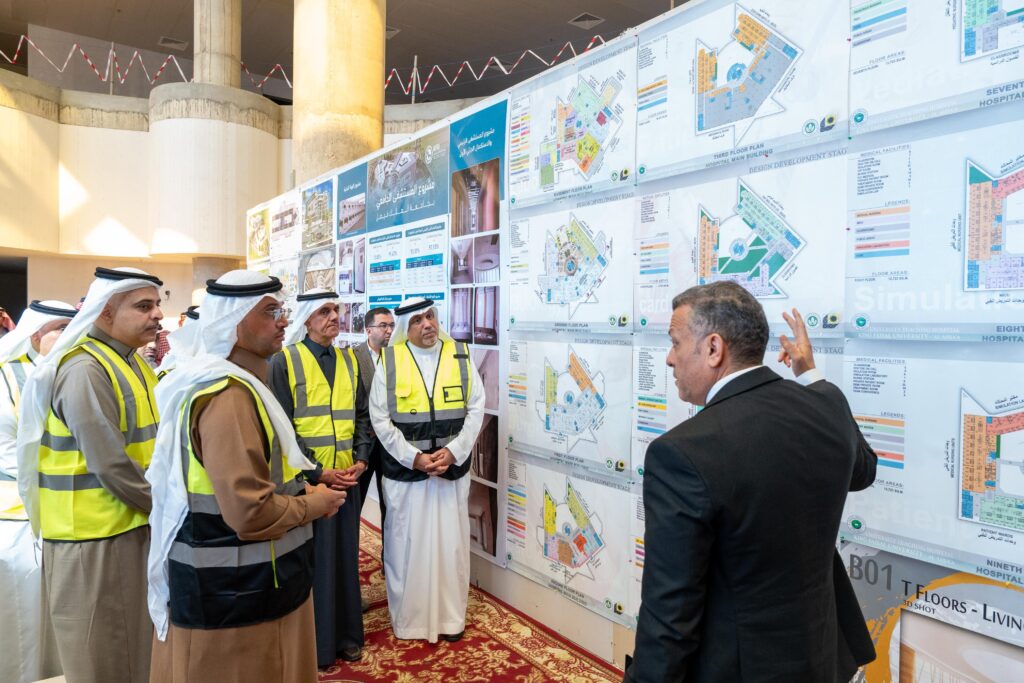 محافظ الأحساء يتفقّد مستشفى جامعة الملك فيصل التعليمي.. ويرأس اجتماع اللجنة العليا