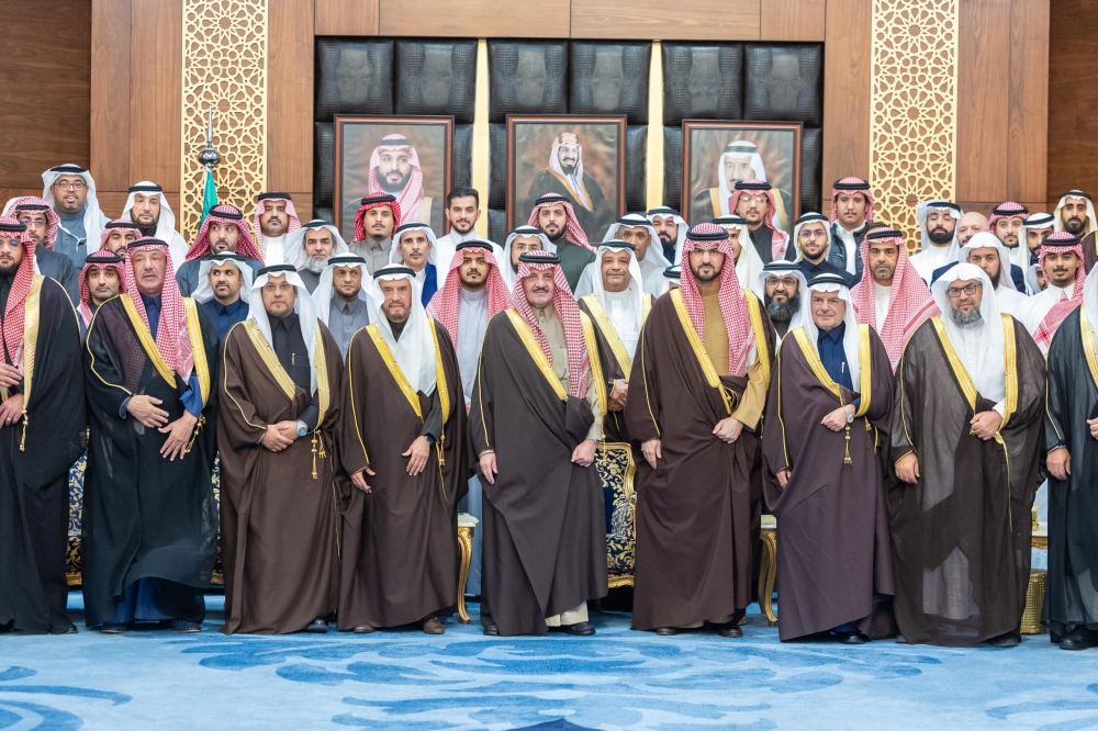 أمير الشرقية يستقبل مشاركي مبادرة بناء القدرات لجمعيات الأيتام بالمملكة