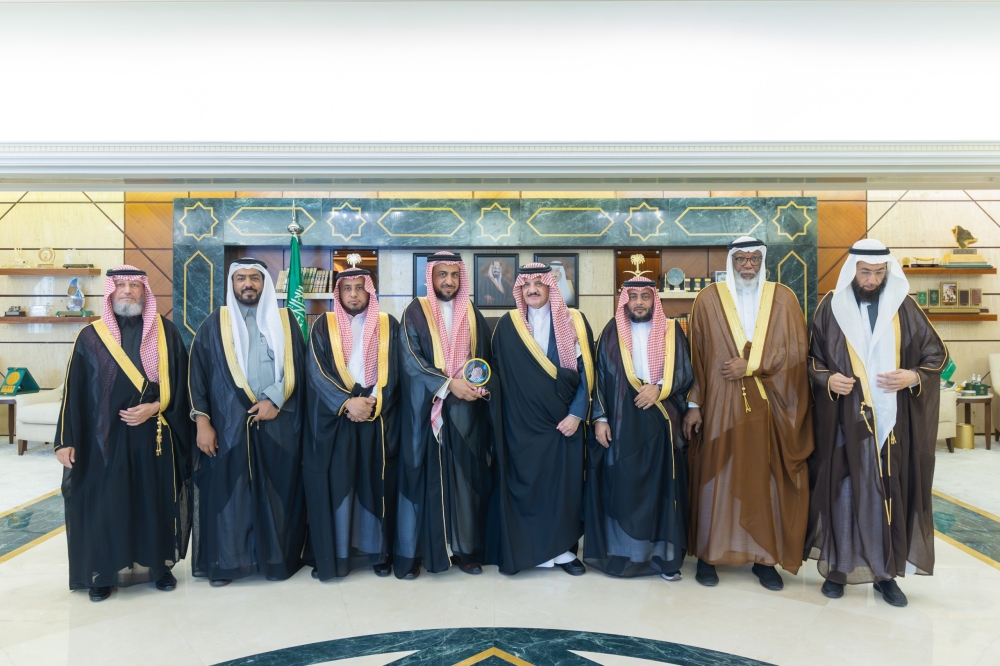 أمير الشرقية يستقبل رئيس وأعضاء جمعية محبة للتنمية الأسرية.. ويطلع على برامجها وخدماتها