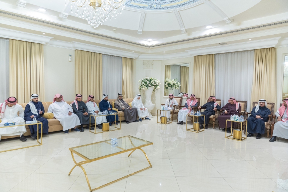 وكيل إمارة الشرقية يعزي السعد في وفاة شقيقه