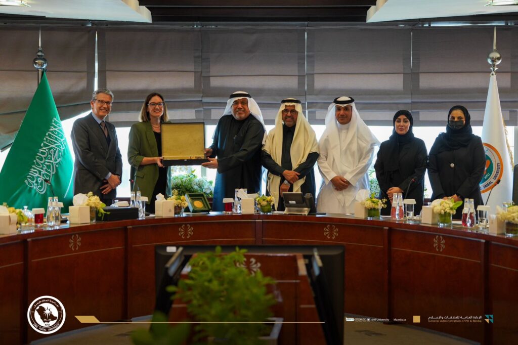 جامعة الملك فيصل تستقبل سفير جمهورية إيطاليا لدى المملكة لبحث آفاق التعاون