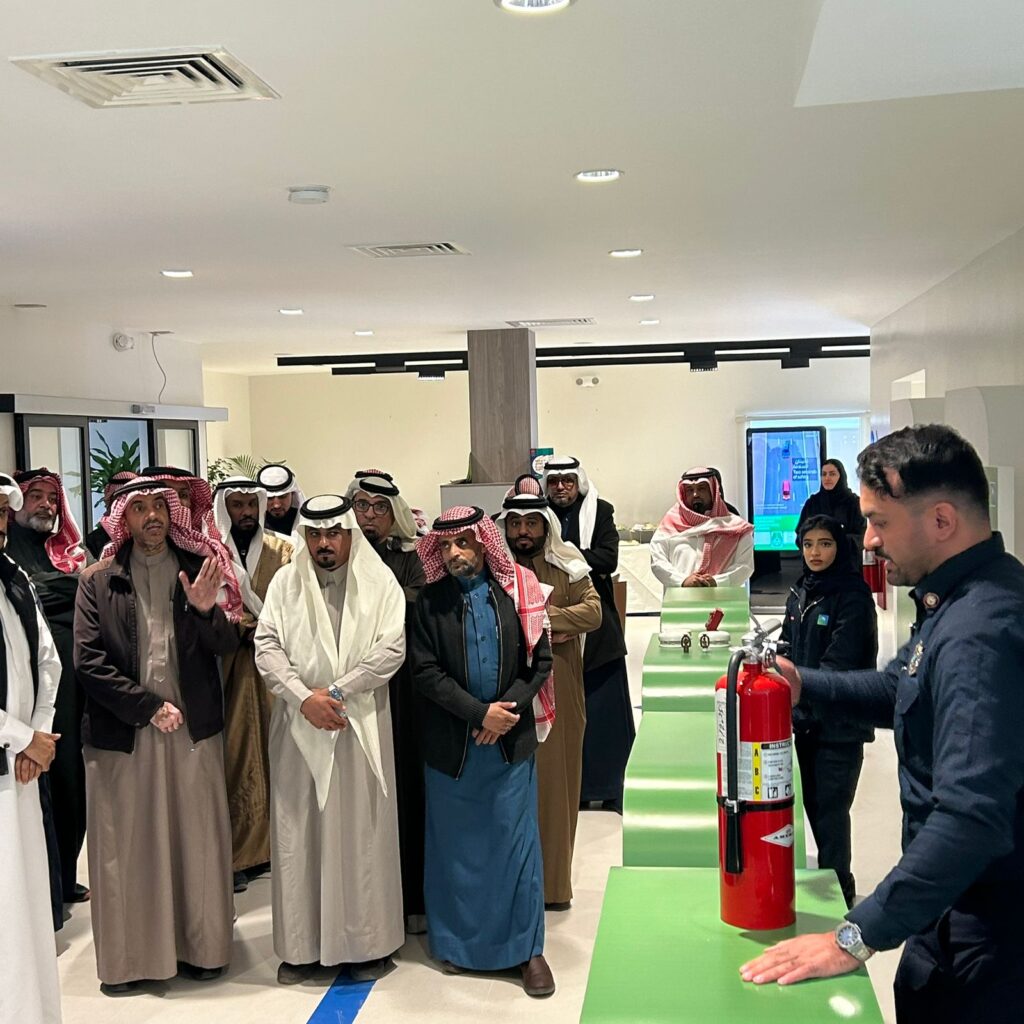 بالصور.. منسوبو الأمن والسلامة بتعليم الأحساء يزورون أرامكو السعودية بمحافظة بقيق