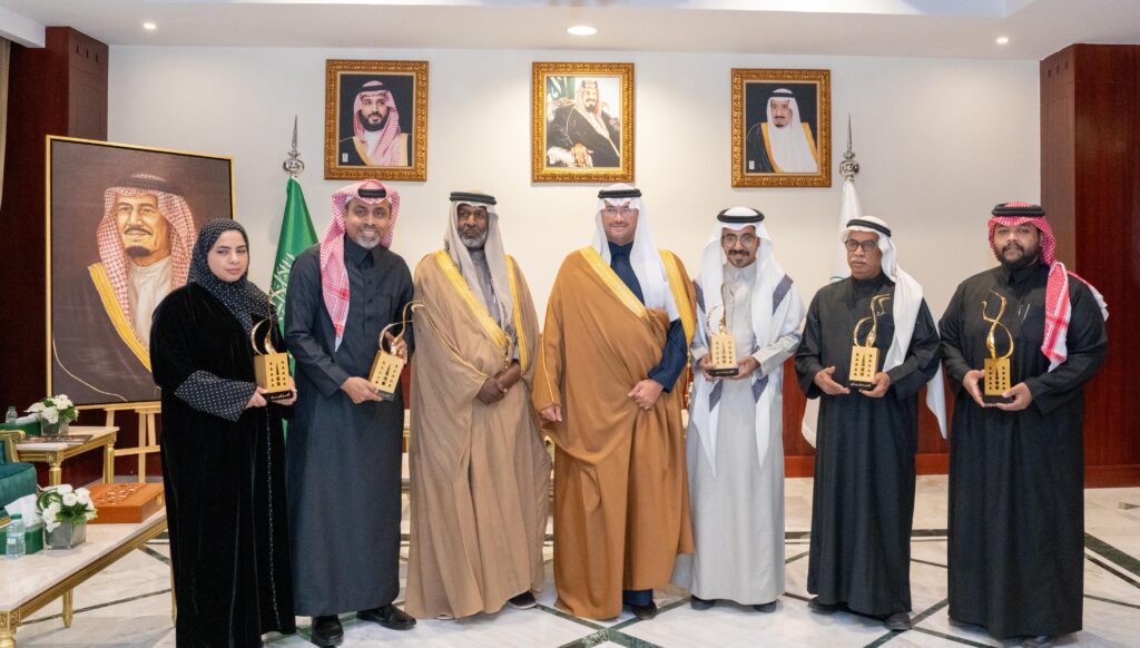 محافظ الأحساء يكرّم الفائزين بجوائز مهرجان الرياض للمسرح
