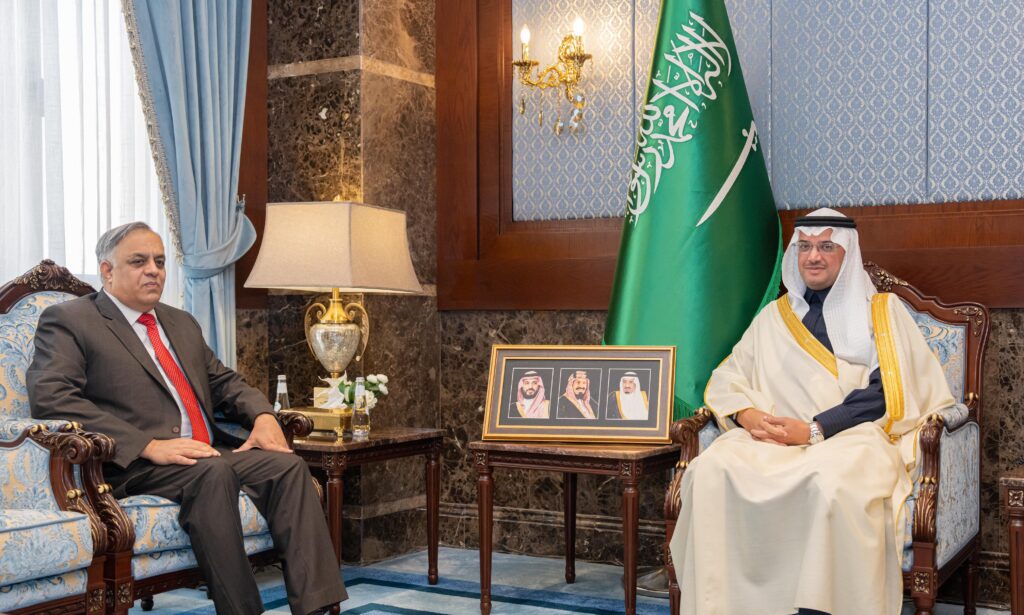 سمو محافظ الأحساء يستقبل سفير الهند لدى المملكة