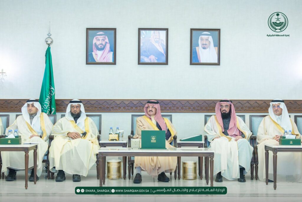 سمو أمير الشرقية يسلّم وثائق تملّك وحدات سكنية للأسر المستفيدة