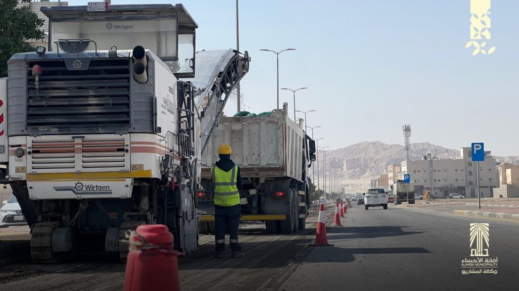 أمانة الأحساء تبدأ أعمال تطوير شارع الأمير تركي بن عبدالعزيز الثاني بمدينة العيون