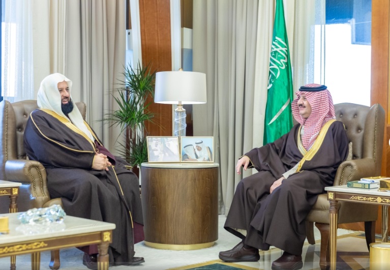 أمير المنطقة الشرقية يستقبل الرئيس العام لهيئة الأمر بالمعروف والنهي عن المنكر
