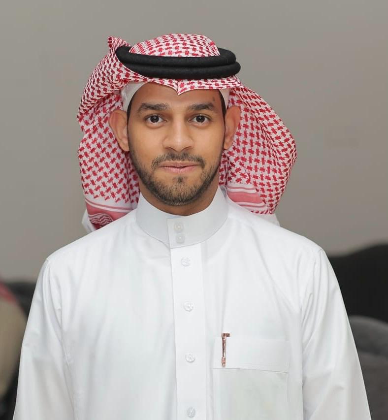 ”عمر” يضئ منزل ”سعد السبيعي”